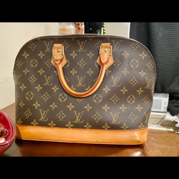 Authentic LOUIS VUITTON Monogram Alma - Picture 2 of 7